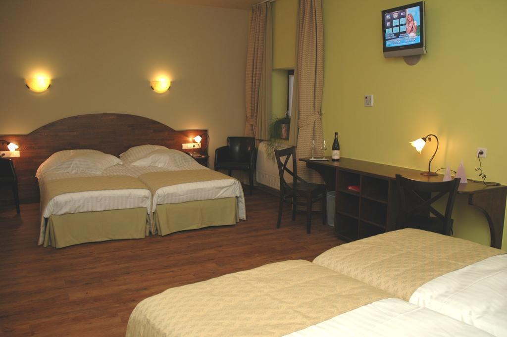 Hotel Van Reeth'S Koffiebranderij Puurs Стая снимка